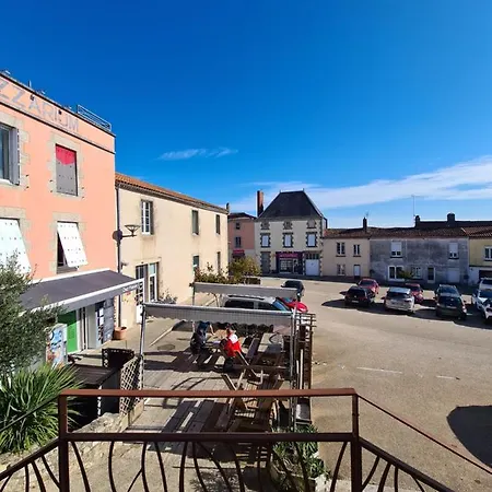 Le Haut Du Pave 3 A 7 Chambres 6 A 14 Couchages, 3 Min Du Puy Du Fou Holiday home Les Epesses