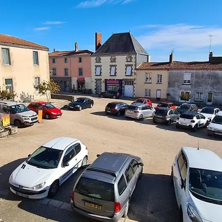 Le Haut Du Pave 3 A 7 Chambres 6 A 14 Couchages, 3 Min Du Puy Du Fou